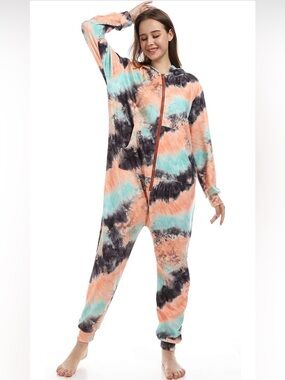 Lot of Unisex Tie-Dye Hooded Pajamas Onesies with Pockets- Multicolored Size M/L